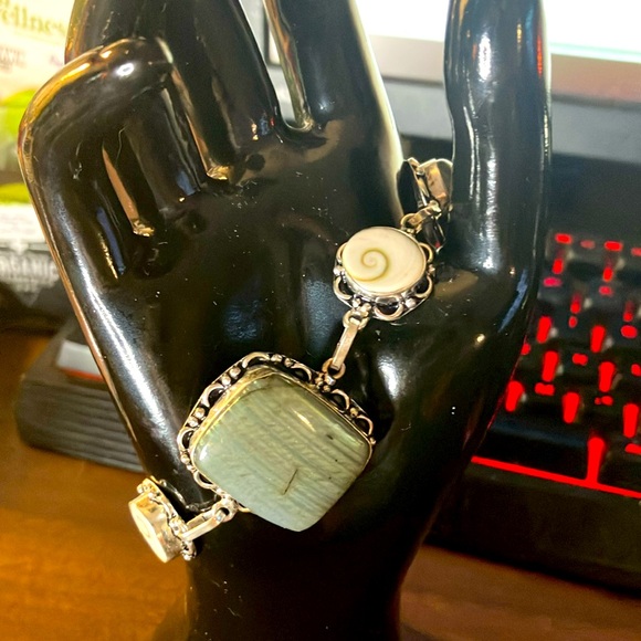 Jewelry - Sterling .925 Bracelet labradorite, striped green tiger's eye & Shiva shells